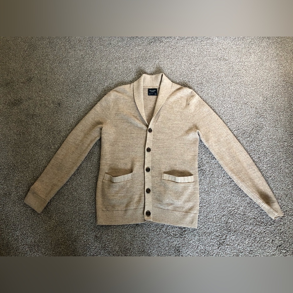 Abercrombie & Fitch light brown shawl collar cardigan men’s small;new w/out tags